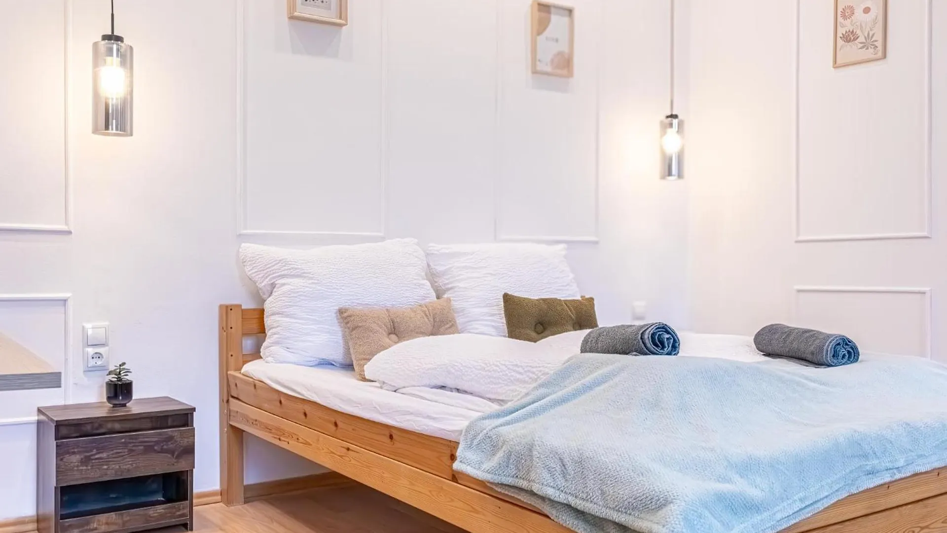 Beautiful 2Br Apartment Near Bahnhof Wien Meidling  Vienna