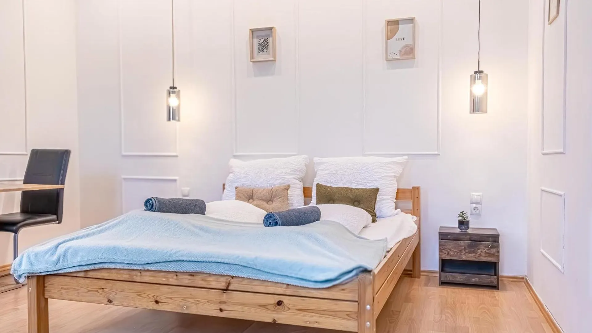 Beautiful 2Br Apartment Near Bahnhof Wien Meidling  Vienna